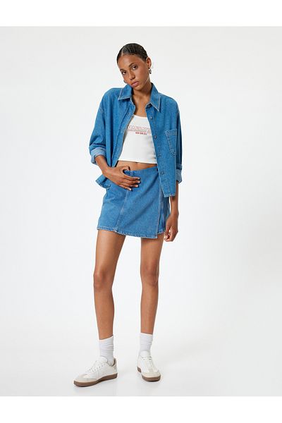 Koton Locker geschnittener Mini-Jeans-Shorts-Rock – mit Knopfleiste und Nahtdetails