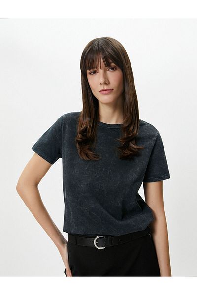 Koton T-Shirt mit Rundhalsausschnitt, kurzärmlig, Baumwolle mit blassem Effekt
