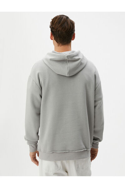 Koton Übergroßes Kapuzen-Sweatshirt mit Totenkopf-Aufdruck