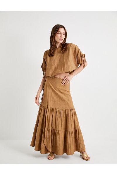 Koton Kurze Bluse mit drapierten Fledermausärmeln