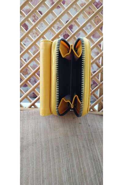 Byc polo Elegant Polo Yellow Women's Handbag - Accessory with Zipper and Snaps