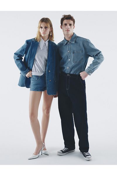 Koton Mini pantaloni scurți din denim cu talie pliată și buzunar flexibil din bumbac cu diferite detalii de țesătură