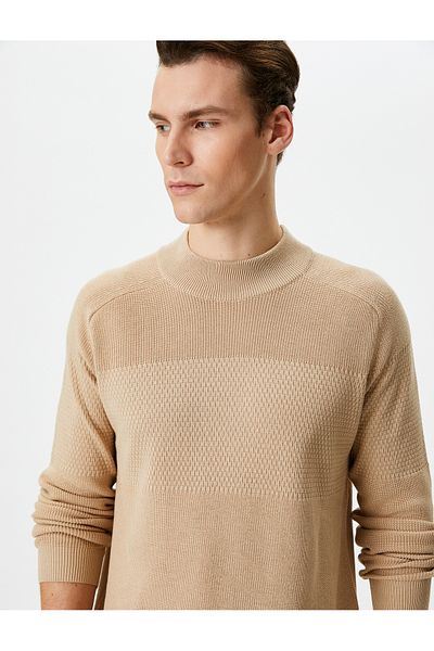 Koton Halber Rollkragenpullover aus Strickwaren mit schmaler Passform, strukturiert