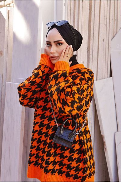 Moda Rosa 25K4088 - Orange - Scratch Patterned Knit Tunic