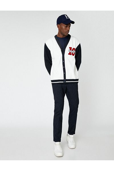 Koton Strickjacke mit College-Print und Druckknöpfen