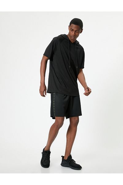 Koton Kurzärmliges Sport-T-Shirt mit Kapuze – Raglan-Details