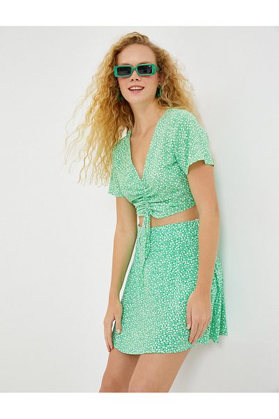 Koton Kurze Bluse mit tiefem V-Ausschnitt und Raffung
