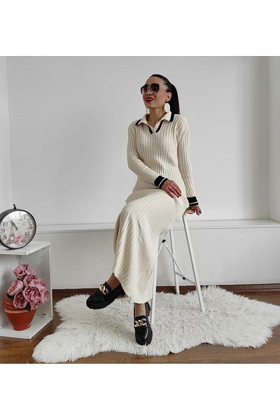Altı Üstü Butik Πλεκτό φόρεμα με λεπτομέρεια με σχίσιμο γιακά