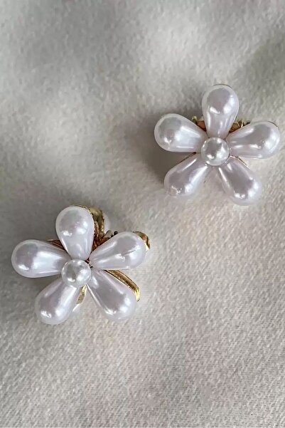 Butik Cataramă laterală în formă de margaretă de culoare albă (pereche)