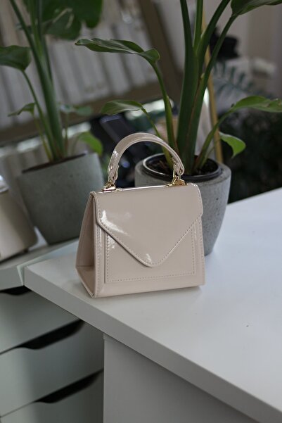 Moom Bag Women's Cream Patent Leather Cover Detailed Strap Shoulder Bag