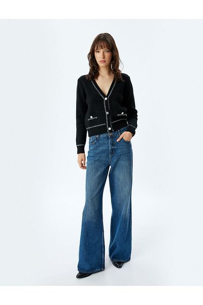 Koton V-Neck Knitwear Cardigan - Buttoned and Pocketed, Color Contrast Detail 5Wak90224Ht