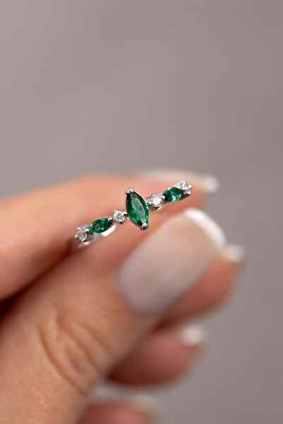 Jewelmim Yeşil Renkli Taşlı Gümüş Yüzük 18 Ayar Beyaz Altın Kaplama Zirkon Taşlı 925 Ayar Kadın Gümüş Yüzük 2