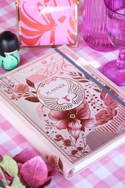 Victoria's Journals 17x24 Cm Hidden Spiral Timeless Planner Agenda