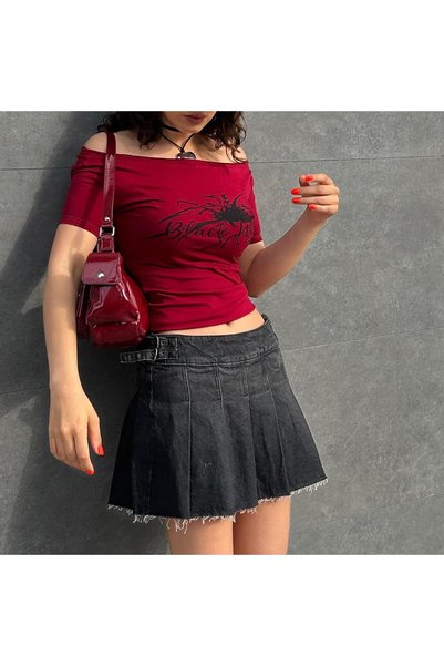 Yukatay Burgundy Black Widow Off-the-Shoulder Spider Short Sleeve Crop