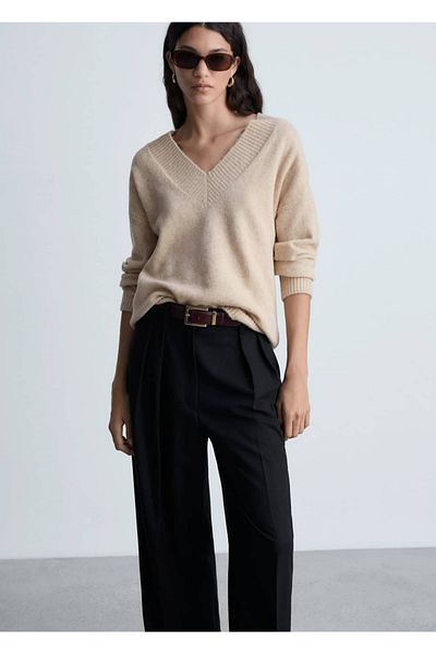 MANGO Woman Oversize-Pullover mit spitzem Kragen