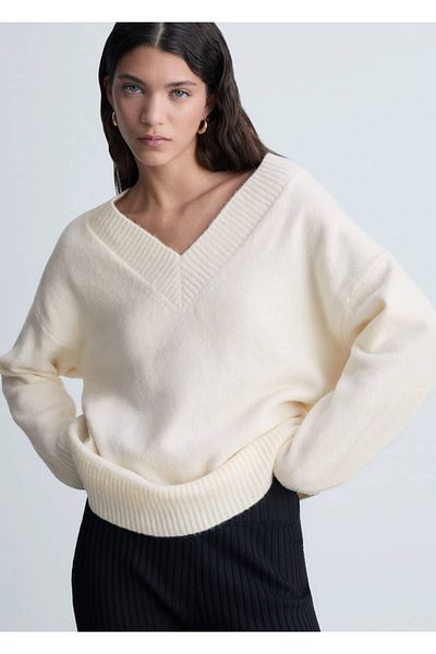 MANGO Woman Oversize-Pullover mit spitzem Kragen