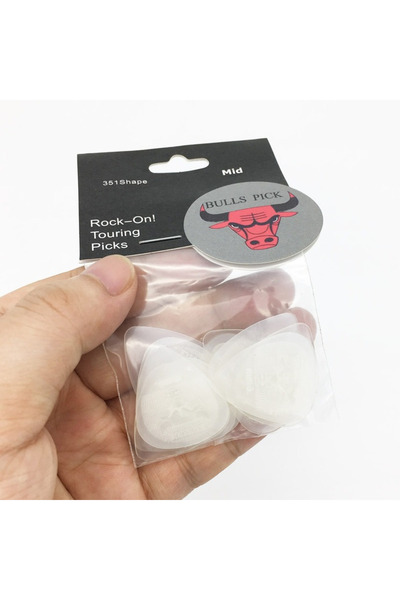 Choice 12 قطعة من ريش جيتار برأس ثور 0.6 مم، مصنوعة من النايلون فائق المتانة، بتصميم مانع للانزلاق، من شركة ميدياتور الصوتية.