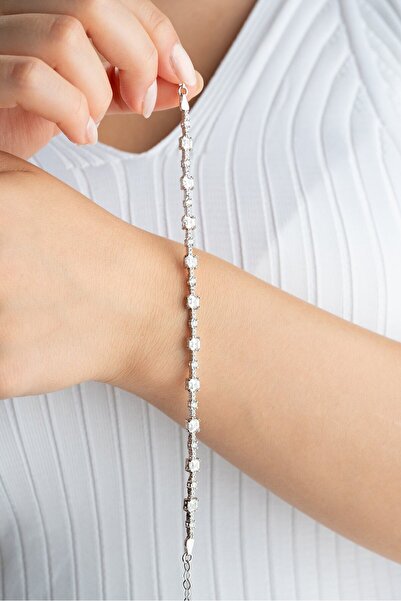 ESSARE 925 Ayar Gümüş Rodyum Kaplama 4 mm Kare Beyaz Zirkon Taşlı Suyolu Bile...