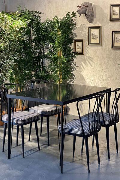 Avmpark Pera Ayak Omega Masa Siyah Mermer + 4 Omega Kaz Ayağı Sandalye