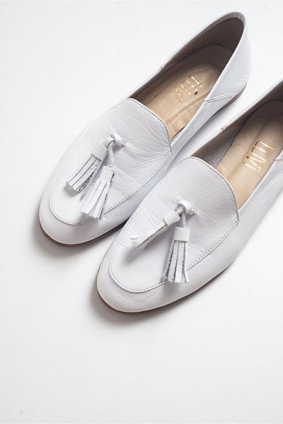 LuviShoes F04 Pantofi de damă cu ciucuri din piele naturală din piele albă