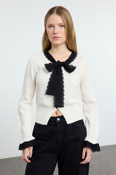 Trendyol Collection Ecru Garni Detailed Color Blocked Knitwear Cardigan Twoaw25Hi00251