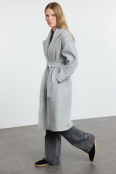 Trendyol Collection Světle šedý běžný kabát s páskem Twoaw20Kb0029