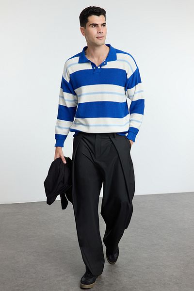 Trendyol Collection Übergroßer, gestreifter Saks-Strickpullover mit Polokragen – TMNAW25KZ00076