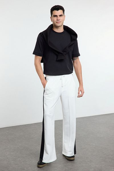 Trendyol Collection Ecru Color Blocked Oversize Φούτερ - Ανοιχτό πόδι TMNAW25EA00006