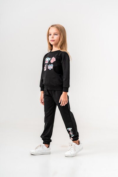 Mışıl Kids Set de trening pentru fetiță LOVE Printed - Detaliu imprimeu picior