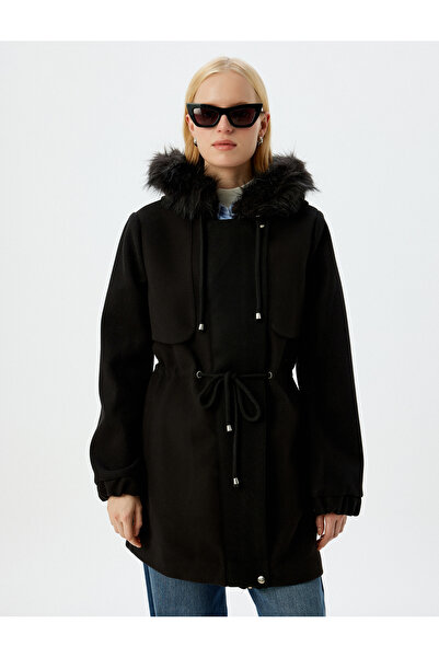 Koton Παλτό με κουκούλα από ψεύτικη γούνα με φερμουάρ με δεμένες τσέπες