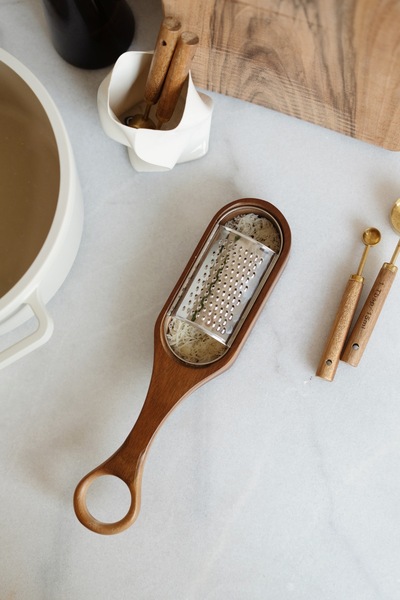 Dekorzdükkan مبشرة أكاسيا ستيل (مع مقبض)