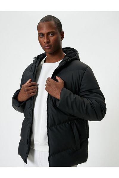 Koton Schmal geschnittene Pufferjacke mit Kapuze und Reißverschlusstasche