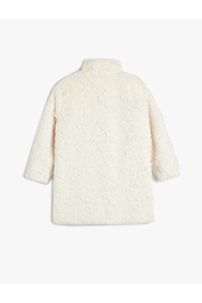 Koton Plyšový kabát s dlouhým rukávem a detailem kapsy