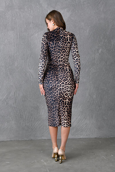 bayansepeti Midi šaty s dlouhým rukávem s leopardím vzorem ze sametové tkaniny 1200