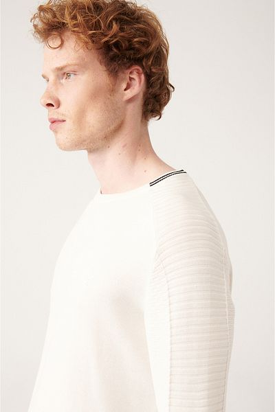Avva Weißer Strickpullover mit Rundhalsausschnitt und weichen Knöpfen für Herren A31y5108