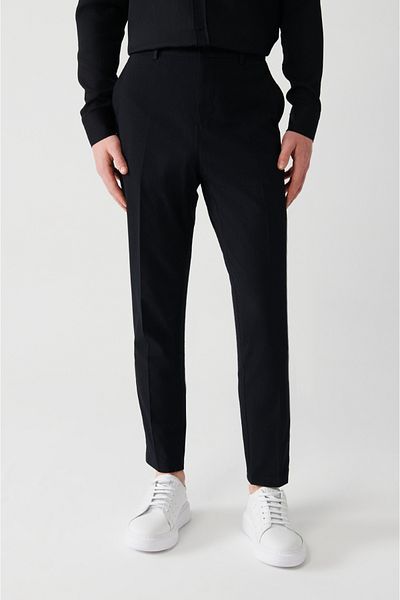 Avva Schwarze, strukturierte Seersucker-Lycra-Hose mit seitlicher Tasche und entspannter Passform