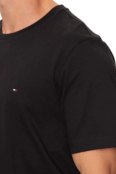 Tommy Hilfiger تي شيرت أساسي بقصة ضيقة - مقاس مريح