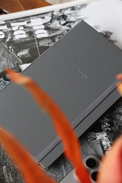 Victoria's Journals Classic 2025 Haftalık Ajanda 13x21 Cm Sert Kapak Ivory 70gr.