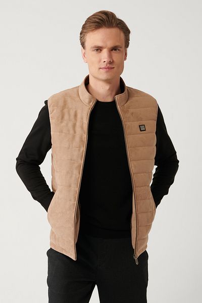 Avva Beige Stehkragen-Weste für Herren in gesteppter Wildlederoptik A32y6510
