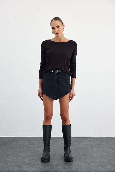 Tuba Butik Crew Neck Back V Black Women's Blouse