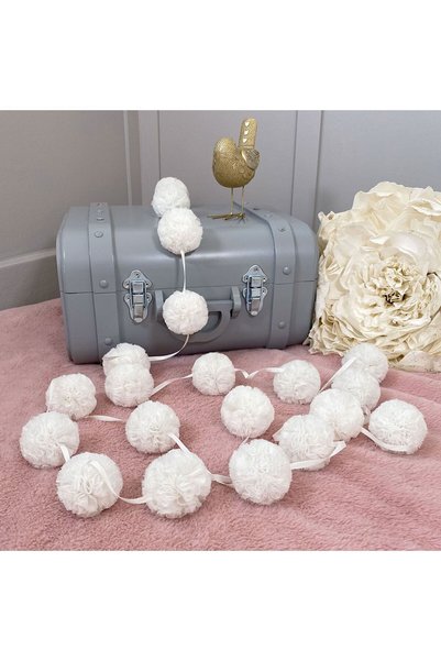 PAMUKA Tulle Mini Pompon Banner White
