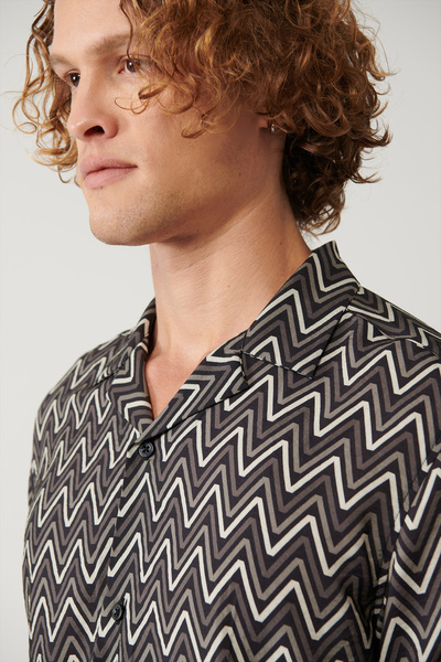 Avva Чоловіча чорна сорочка з коміром-стійкою, з віскозною сумішшю, з коротким рукавом, regular fit, A41Y2213