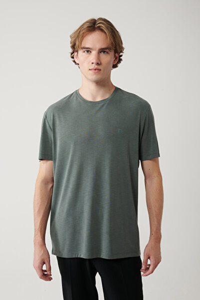 Avva Ανδρικό μπλουζάκι με λαιμόκοψη χακί, διπλής ελαστικότητας, απαλό στην αφή, βασική κανονική εφαρμογή B001031