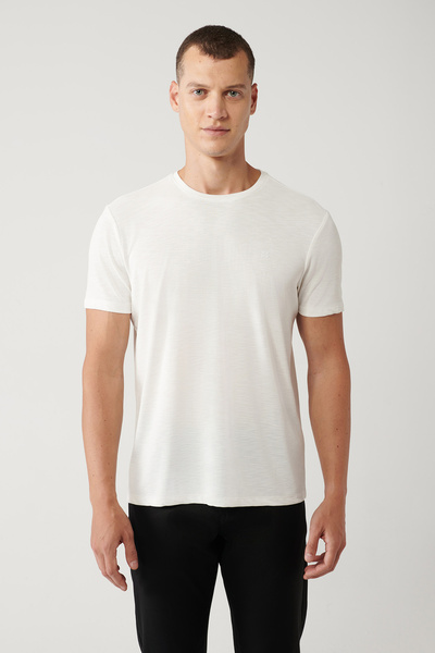 Avva Men's White Crew Neck Bi-Stretch Soft Touch Basic Regular Fit T-Shirt B001031
