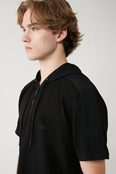 Avva Men's Black Hooded Jersey Garnished Regular Fit T-Shirt A41Y1233