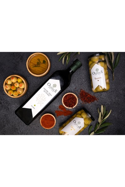 Olivias Fine Olives Keşif Koleksiyonu: Badem, peynir ve sarımsak dolgulu zeytin (10 cc) ve 100 ml zeytinyağı içerir.