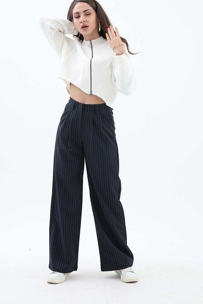 Moka Shopin Ecru Color Feminine Touch Front Oval Zipper Cardigan