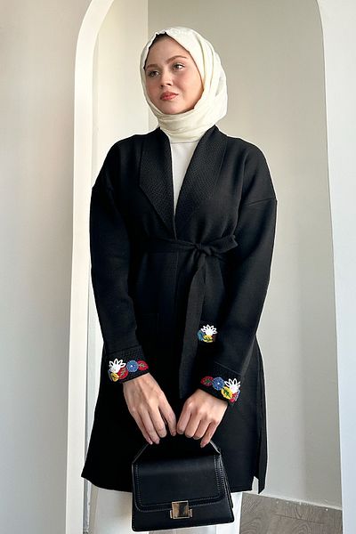 InStyle Μαύρο πλεκτό μπουφάν με τσέπες και κεντημένα μανίκια