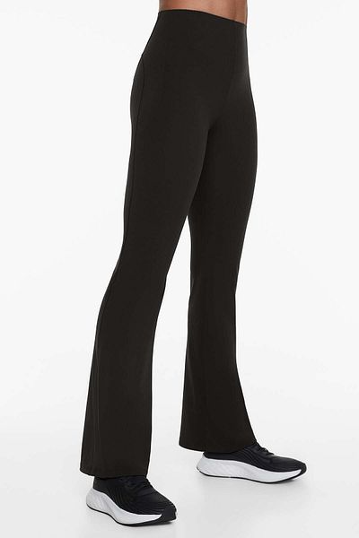 Oysho Raise up compressive 80cm flare trousers