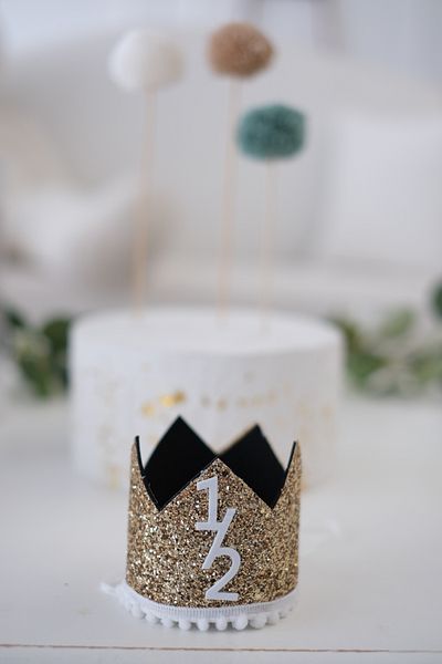 Partifabrik New Season Gold Gilded Glitter King Queen Prince Themed Crown Elastic Half Year 1/2 Hat Crown